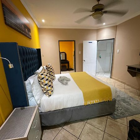 Hotel The Yacht House Hartbeespoort Esterno foto